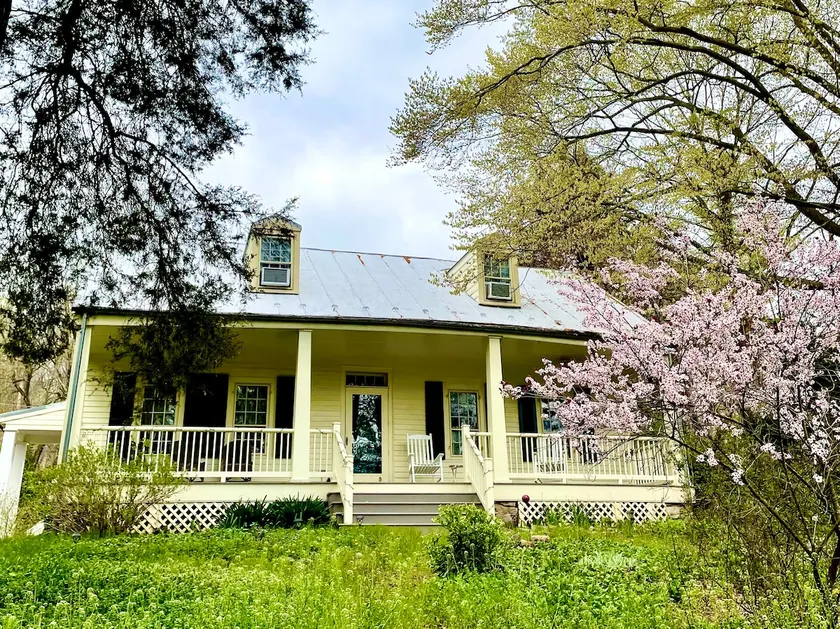 Charmingly renovated historic Canal House on C&O along Potomac close to Antietam - Image 1