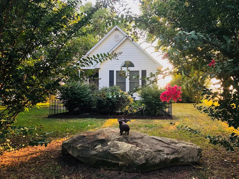 Cozy Country Cottage - Image 1