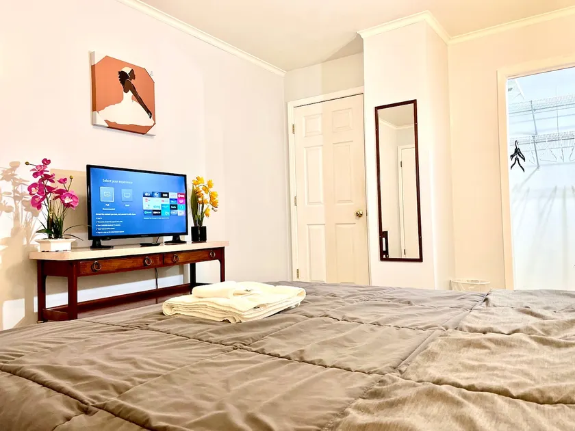 2 BR/1 BA with Separate Entrance - Image 1