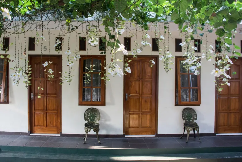 Ndalem Rahayu Pavillion - Image 1