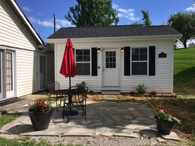 The Bungalow at Brianza Winery - Image 1