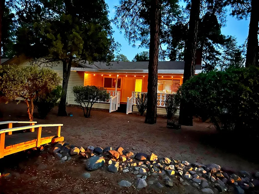 Hidden Gem Retreat in the Heart of Payson - Image 1