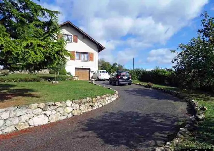Charming house with garden, 2 steps from Switzerland🏔 - Image 1