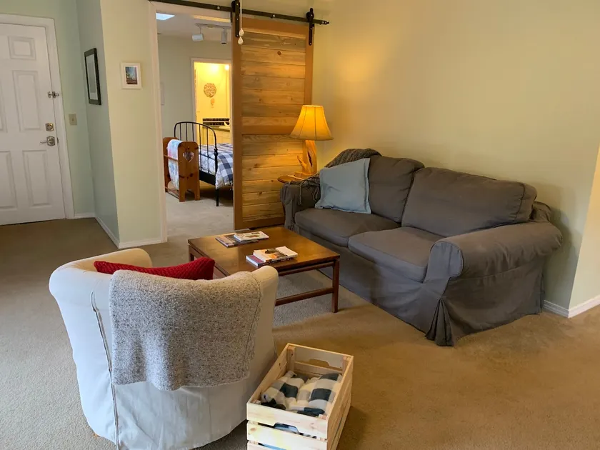 Private SW Portland Guest Suite - Image 1