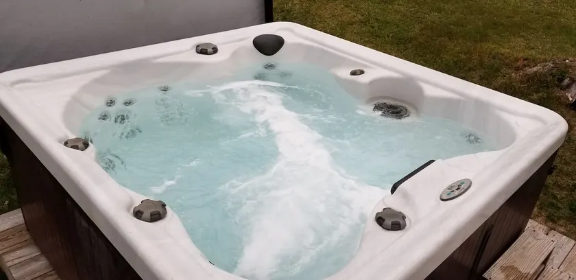 Rustic Bear Cabin w/ Hot tub - Image 1
