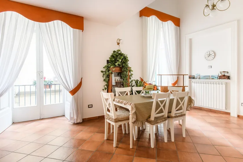 ****ROYAL RESIDENCE**** - Image 1