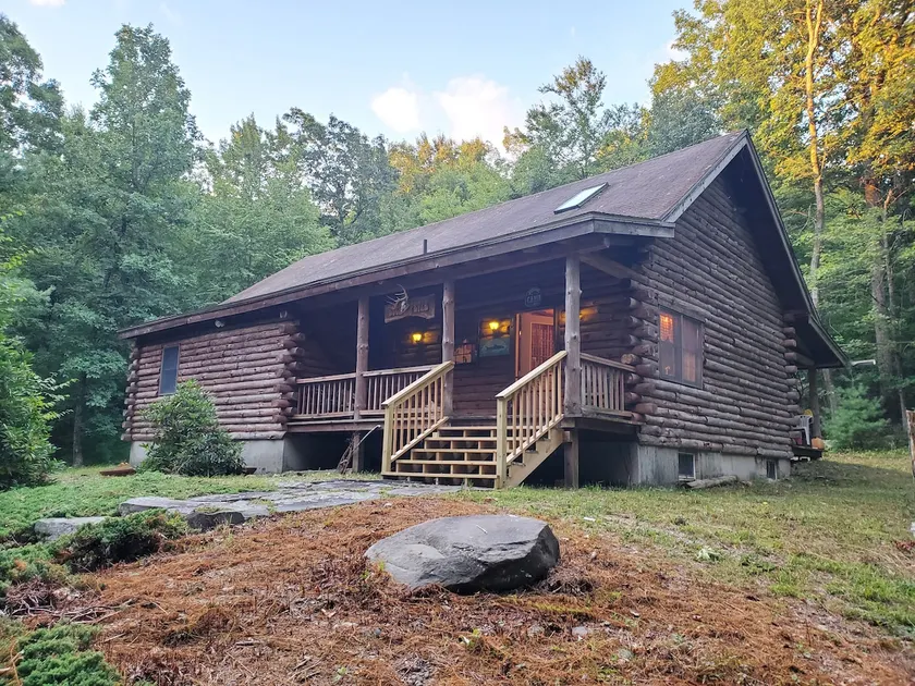 Log Cabin In The Woods Very Private Location - Image 1