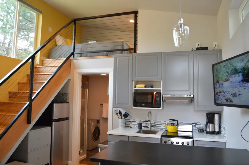 WHOLE HOUSE! Tiny Home on Bend's East Side - Image 1