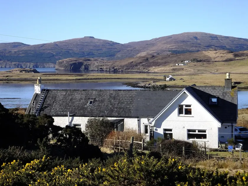 Loch Bracadale Cottage - Image 1