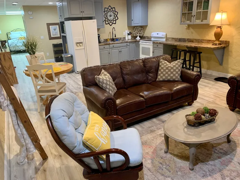 Forest Hills Hideaway - Image 1