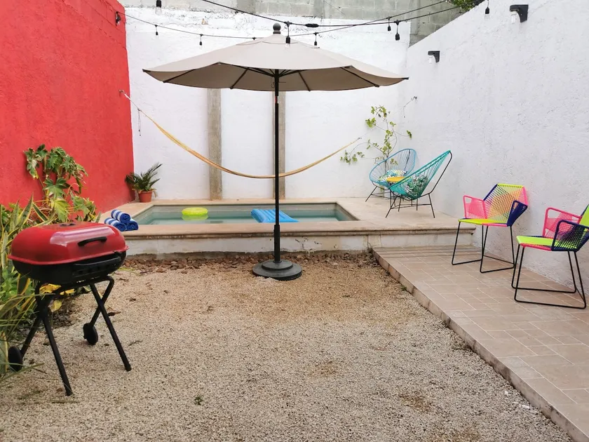 The 78 Pool and garage with electric gate! - Image 1