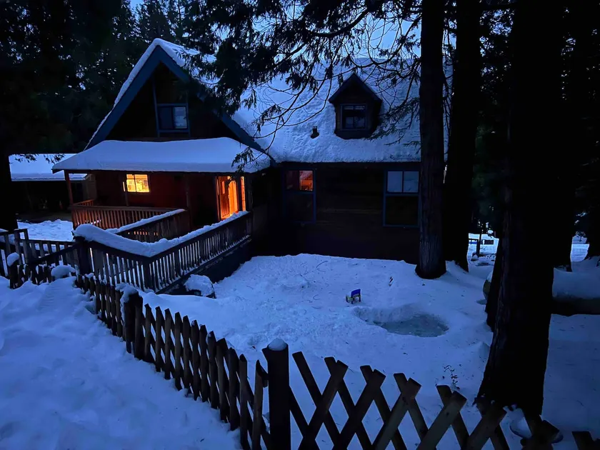 Beautiful Rustic Cabin on 5 Acres With Heavenly Views - Image 1