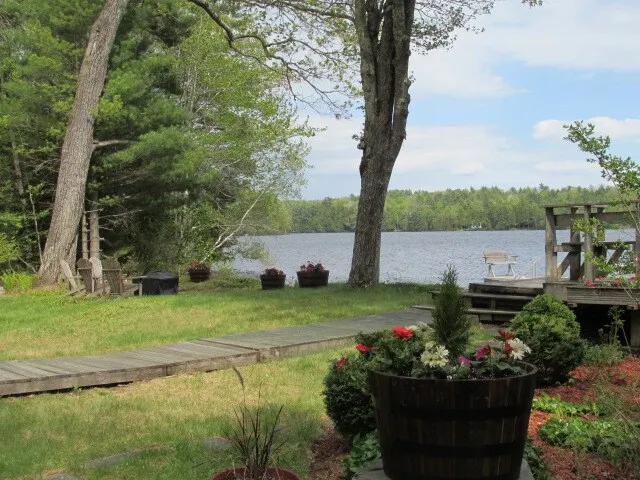 Belgrade lakes waterfront on Messalonskee 4 bedroom cabin - Image 1