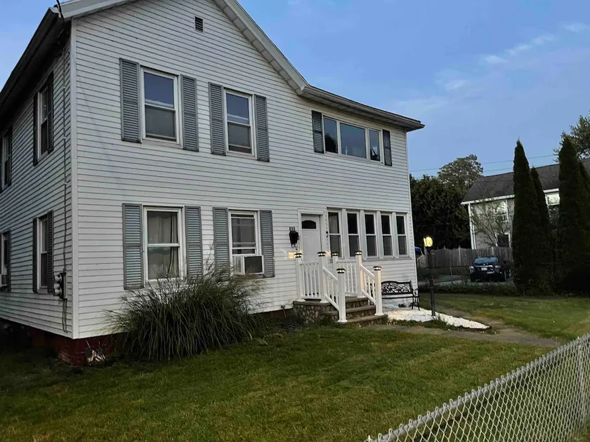 Riverfront White Beauty Home 2BD - Image 1