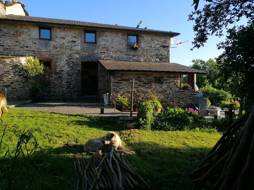 Stone house in Ortigueia village VUT-CO-011402 - Image 1