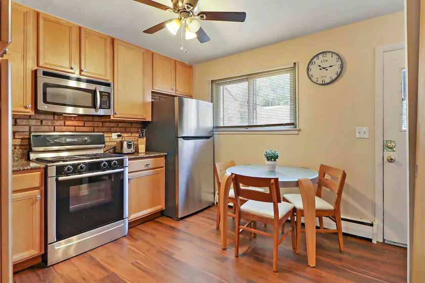 1 Bed / 1 Bath Homey Waukegan | Naval Station - Image 1