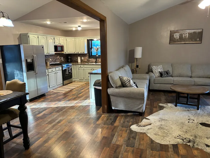 Cowtown-Charming 2BR/2BA Farmhouse Retreat - Image 1