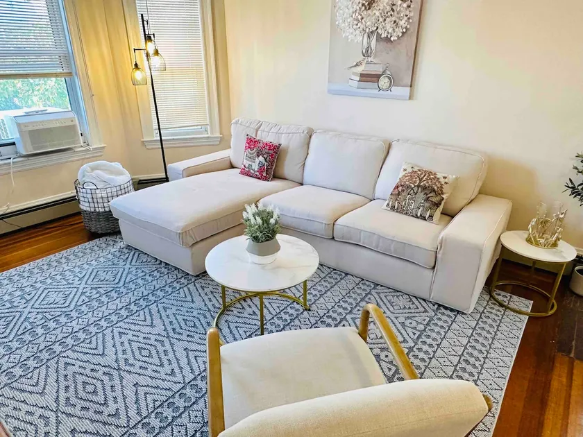 3BR near Metro/10 min Drive to BOS/Free Parking - Image 1