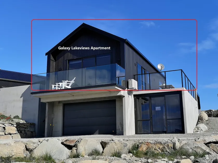 Galaxy Lakeview House - Image 1