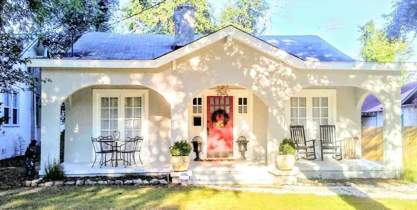 Southern Charm Cottage - Gorgeous + Available Now! - Image 1
