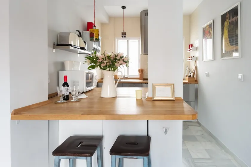 Newly Renovated, Chic Apartment Near Santa Catalina - Image 1