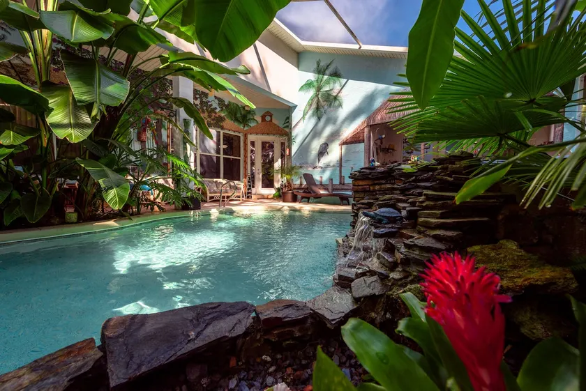 Relaxing Tropical Pool Get Away Suite - Image 1