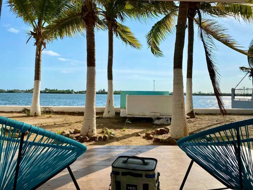 Las Palmeras - Image 1