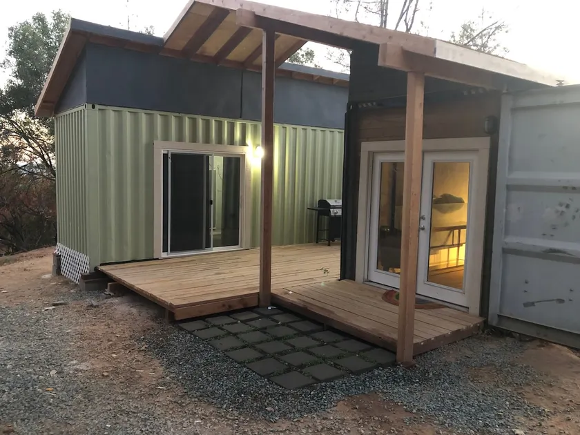 Valley View Container Cottage - Image 1