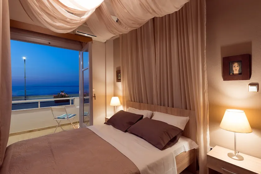 Seavibes Rethymno Spacious seaside apartment - Image 1