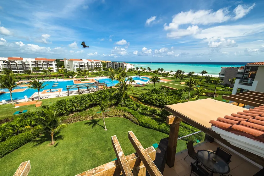 Resort-Style Pool & Private Beach with Ocean View - Image 1