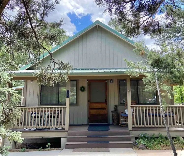 Elms Cabin ~ Cozy Retreat in the Cool Pines - Image 1