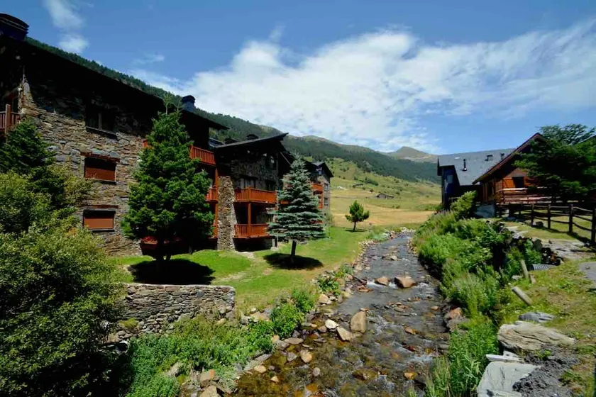 Preciosa Pleta En La Vall D Incles 1-13 Hut 7960 - Image 1