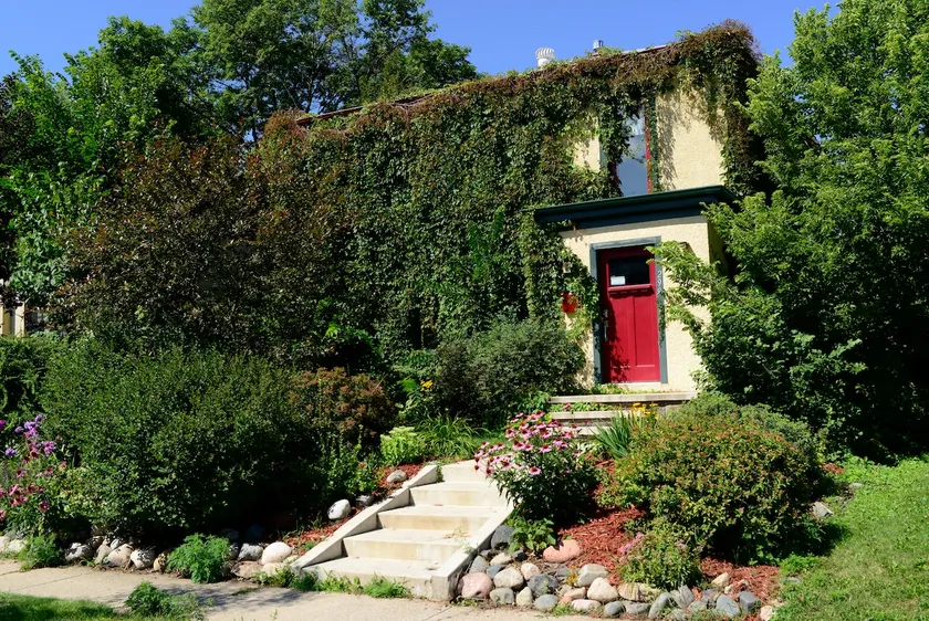 Spacious Bryn Mawr 2BR | Historic Dplx | Sleeps 6 - Image 1