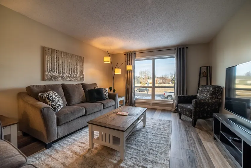 Stay and Play Westside 4 Bedroom Home - Image 1