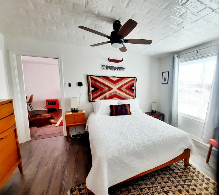Downtown Suite in Historic Building - Image 1