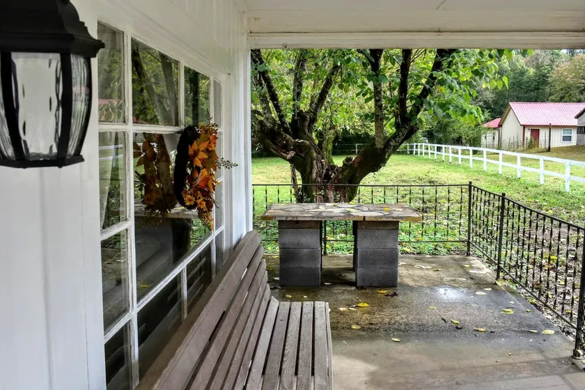 Mulberry Acres - Quiet Retreat on four acres - Image 1