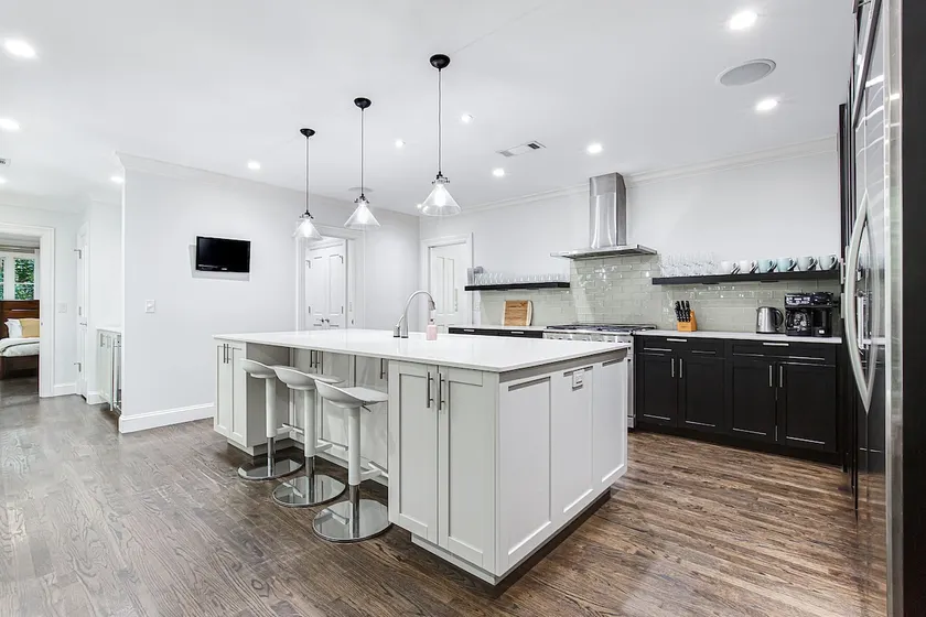 Buckhead New Charming & Spacious Home! - Image 1