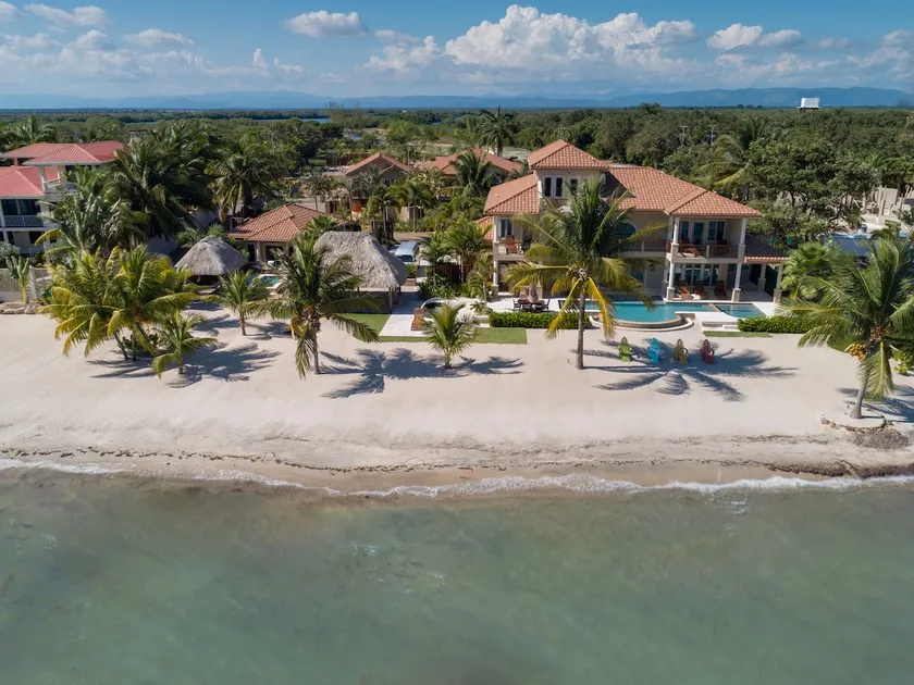 Maison de plage de luxe en bord de mer, 4 chambres / 4. 5 salles de bain, piscine, près de Placencia, SUPERBE! - Image 1
