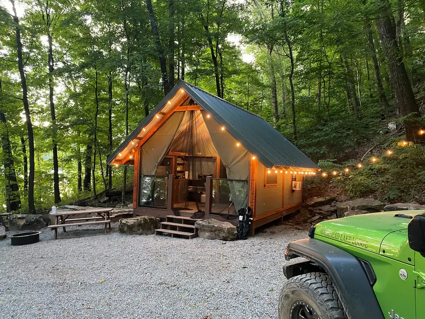 Lakeside Luxury Glamping Cabin 2 at Horsehead Lake - Image 1