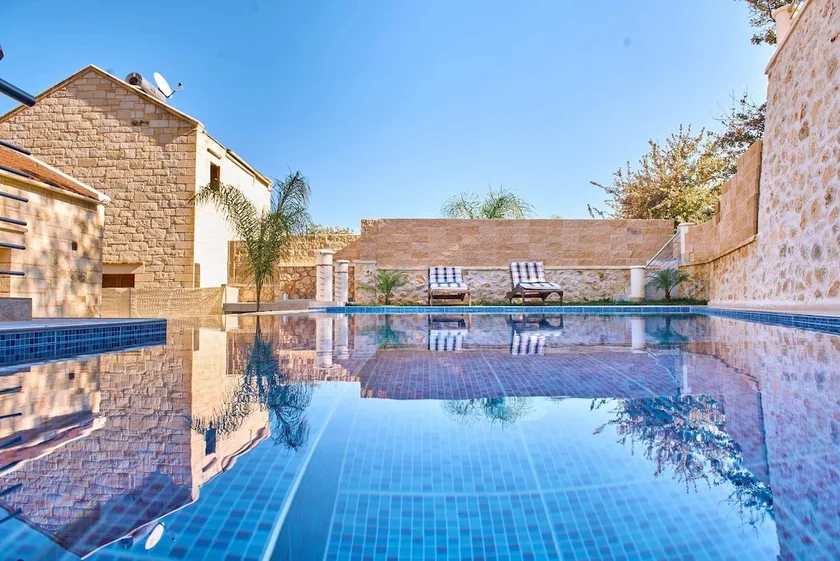 Sunaktis luxury villa - Image 1