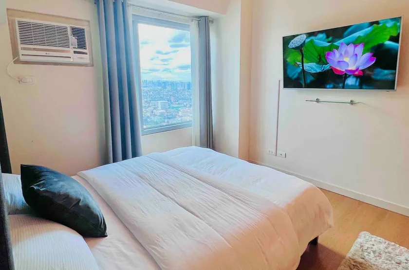 Wood Style Condo unit @Malate/PGH/Embassy/Rob.Mall - Image 1
