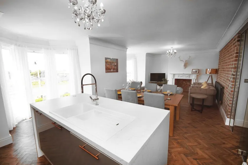Grade 2 Listed Apartment, Southport Promenade - Image 1