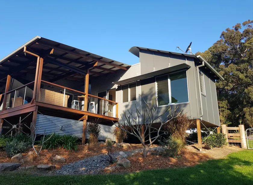 Country & Coast Hideaway - Image 1