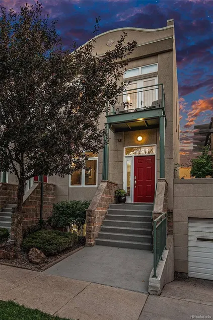 Private Apt/Shared Entrance/Blocks from Downtown - Image 1