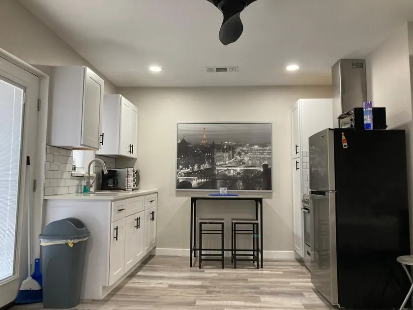 Contemporary Full Studio w/kitchen in McKinney! - Image 1