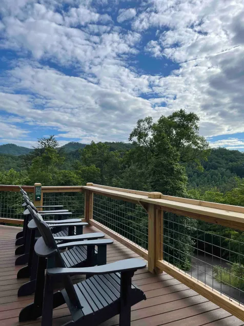 3BR Mountain House with Incredible Views - Image 1