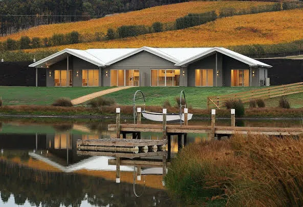 Luxury Retreat next to Josef Chromy Vineyard - Image 1