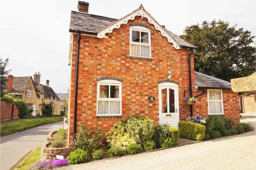 ELDER COTTAGE, with a garden in Mickleton, Gloucestershire - Image 1