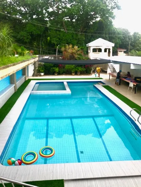 Deluxe Villa Leah Resort 21hrs - Image 1