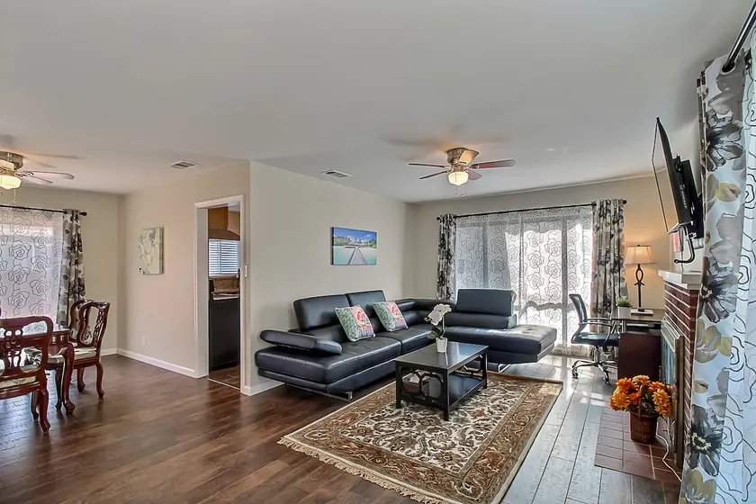 Super 4BR/2BA/Private/Comfy/Quiet/Convenient - Image 1